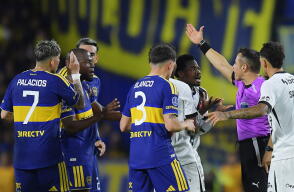 Carlos Andrés Gómez salió expulsado en Boca Juniors vs. Vasco da Gama en la Copa Sudamericana.