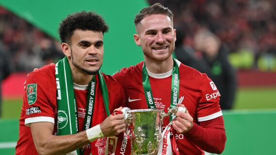 Luis Díaz y Alexis Mac Allister celebran el título de Carabao Cup con el Liverpool Luis Díaz y Alexis Mac Allister celebran el título de Carabao Cup con el Liverpool