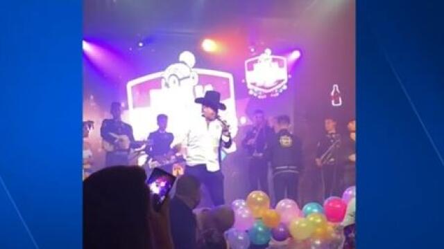Cantante mexicano Alexis González denuncia que le robaron 1.500 dólares en Medellín