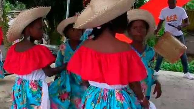 Por medio de la danza, mujer enseña a más de 60 niños a aprovechar el tiempo libre