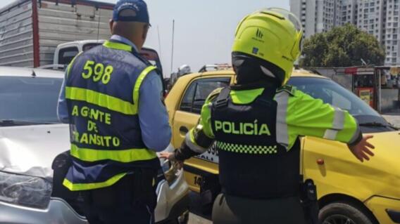 Autoridades anunciaron que embargará vehículos y motocicletas a quienes evadan puesto de control de tránsito. Autoridades anunciaron que embargará vehículos y motocicletas a quienes evadan puesto de control de tránsito.