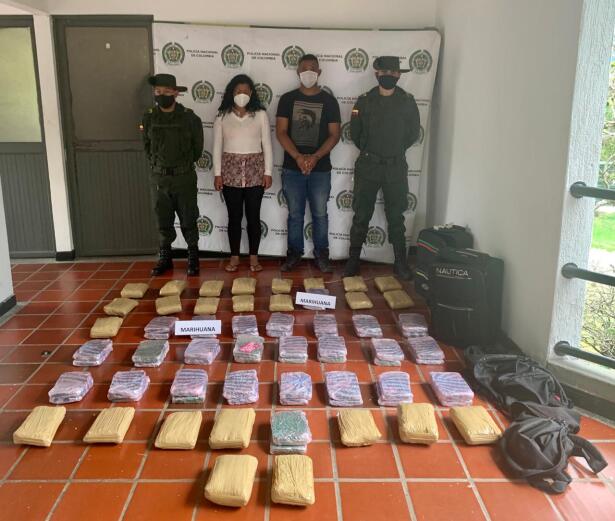 pareja capturada por llevar marihuana bugalagrande valle del cauca junio 2020 -.jpeg