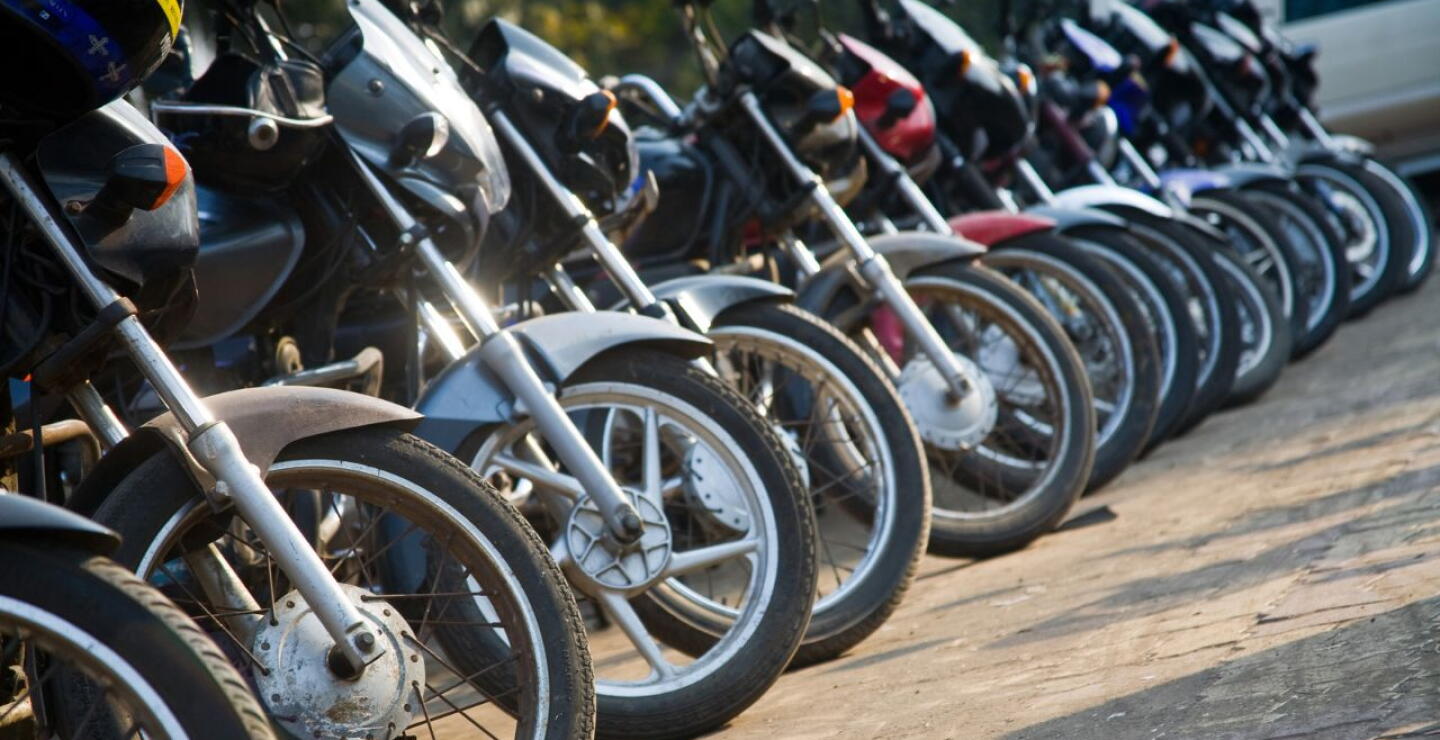 Motos