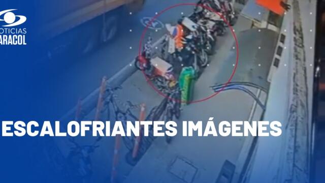 Video muestra momento en que cuidador de motos en Jamundí hace su labor y ocurre la explosión Video muestra momento en que cuidador de motos en Jamundí hace su labor y ocurre la explosión