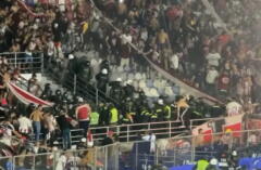 Hinchas de Junior ocasionaron disturbios en la final contra Nacional en el Romelio Martínez. 