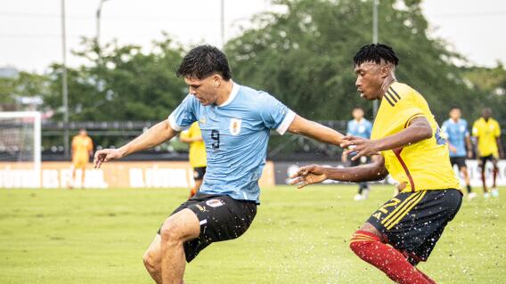 Colombia Sub-17 y Uruguay hicieron su debut en el Sudamericano de la categoría, en Ecuador. Colombia Sub-17 y Uruguay hicieron su debut en el Sudamericano de la categoría, en Ecuador.