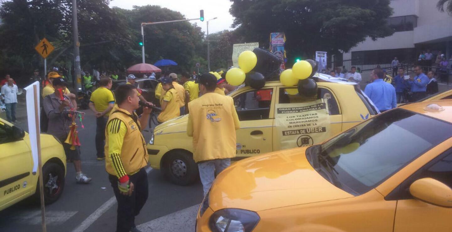 146549_Blu Radio / Propietarios de taxis en Cali piden que carrera mínima aumente a $5.000 / Foto: Cortesía.