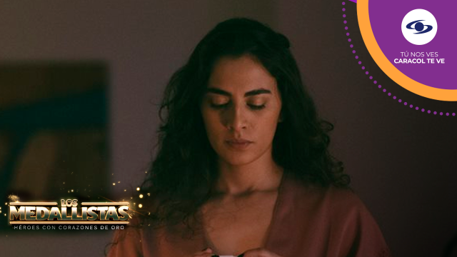 Fernanda le reclama a Óscar por no haberla llamado Fernanda le reclama a Óscar por no haberla llamado