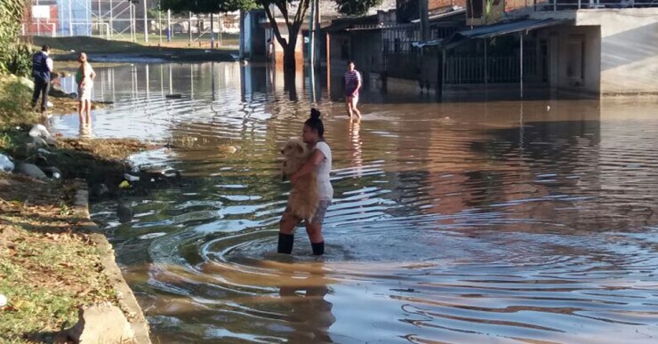 277043_Inundaciones en Cali por creciente del río Cauca. Foto: Blu Radio.