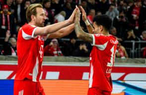 Luis Díaz junto a Harry Kane en partido del Bayern Múnich. 