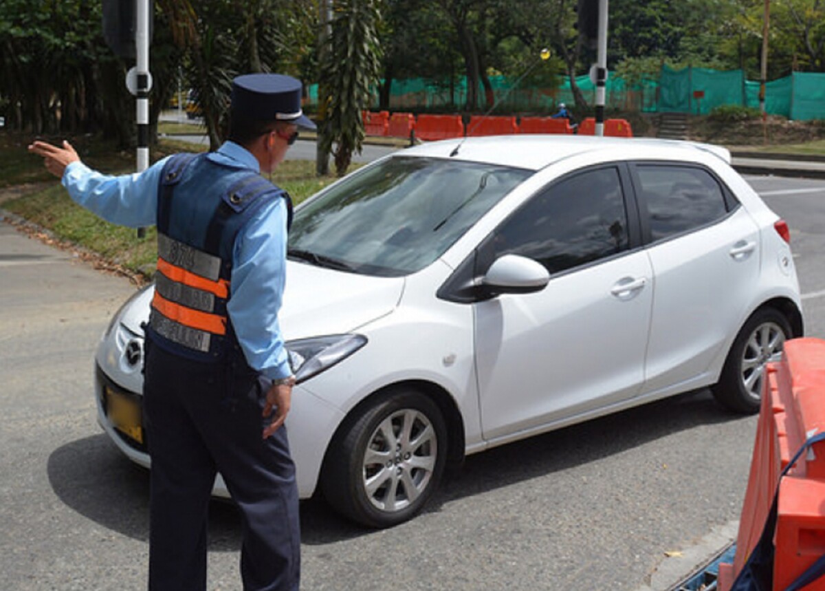 282646_BLU Radio. Agente de tránsito / Foto de referencia: Secretaría de Movilidad de Medellín