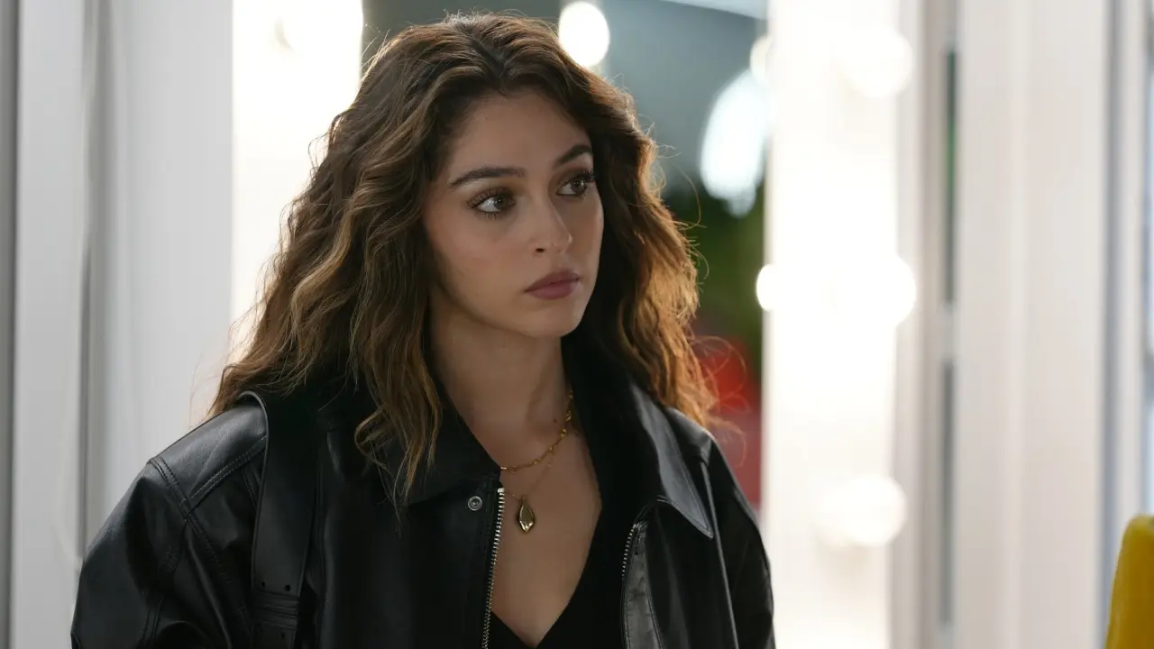 Cemre Baysel, la actriz turca que conquista el mundo con su belleza