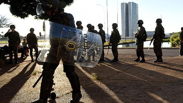 Brasilia amanece militarizada tras violentas manifestaciones contra Temer Brasilia amanece militarizada tras violentas manifestaciones contra Temer