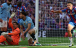 Daniel Muñoz festejando gol contra el Manchester City.