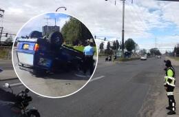 Vehículo se volcó en la Autopista Norte de Bogotá este 1 de enero: afectaciones en movilidad