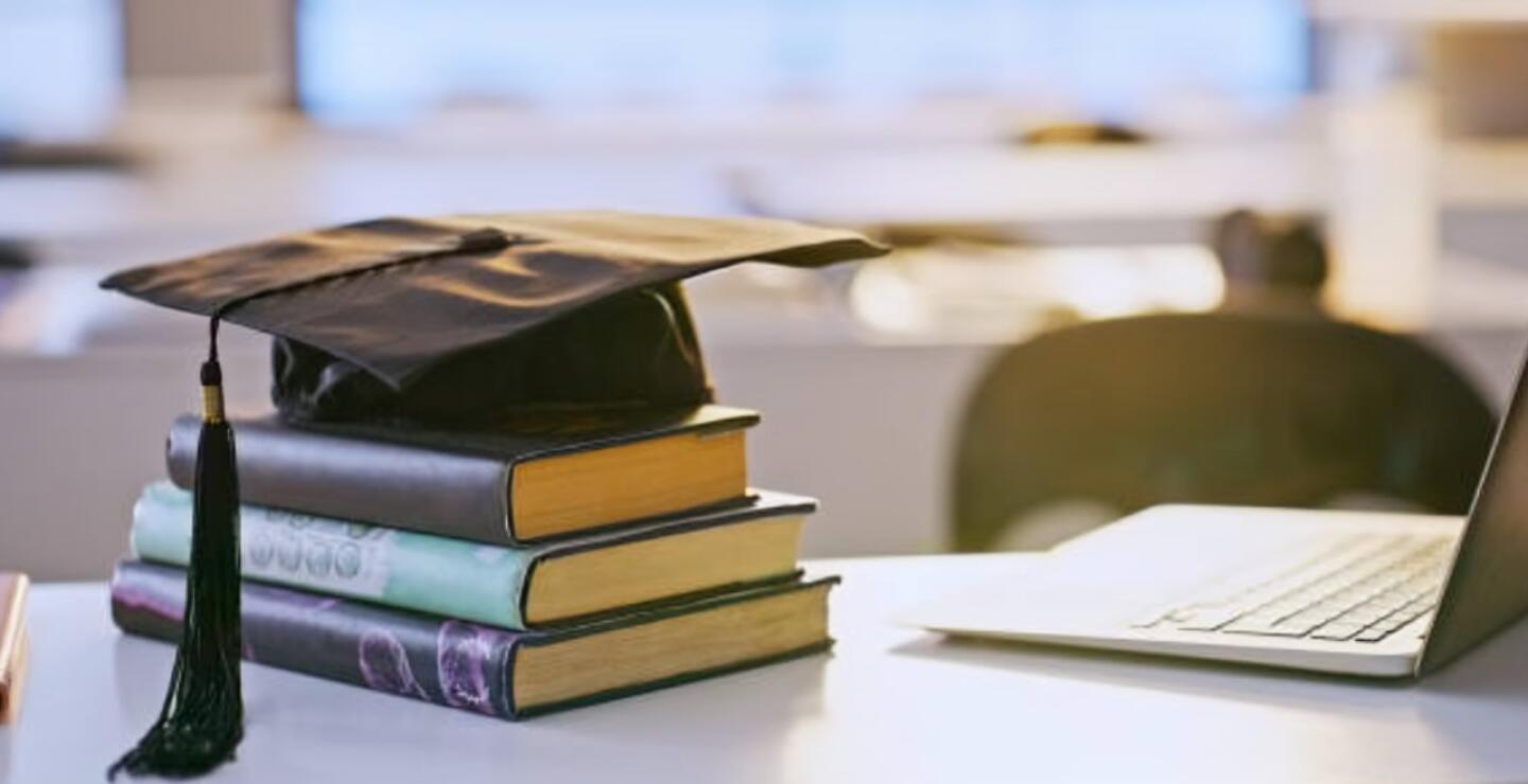 Más de 880 becas en posgrado y pregrado para estudiar con universidades del extranjero: cómo aplicar