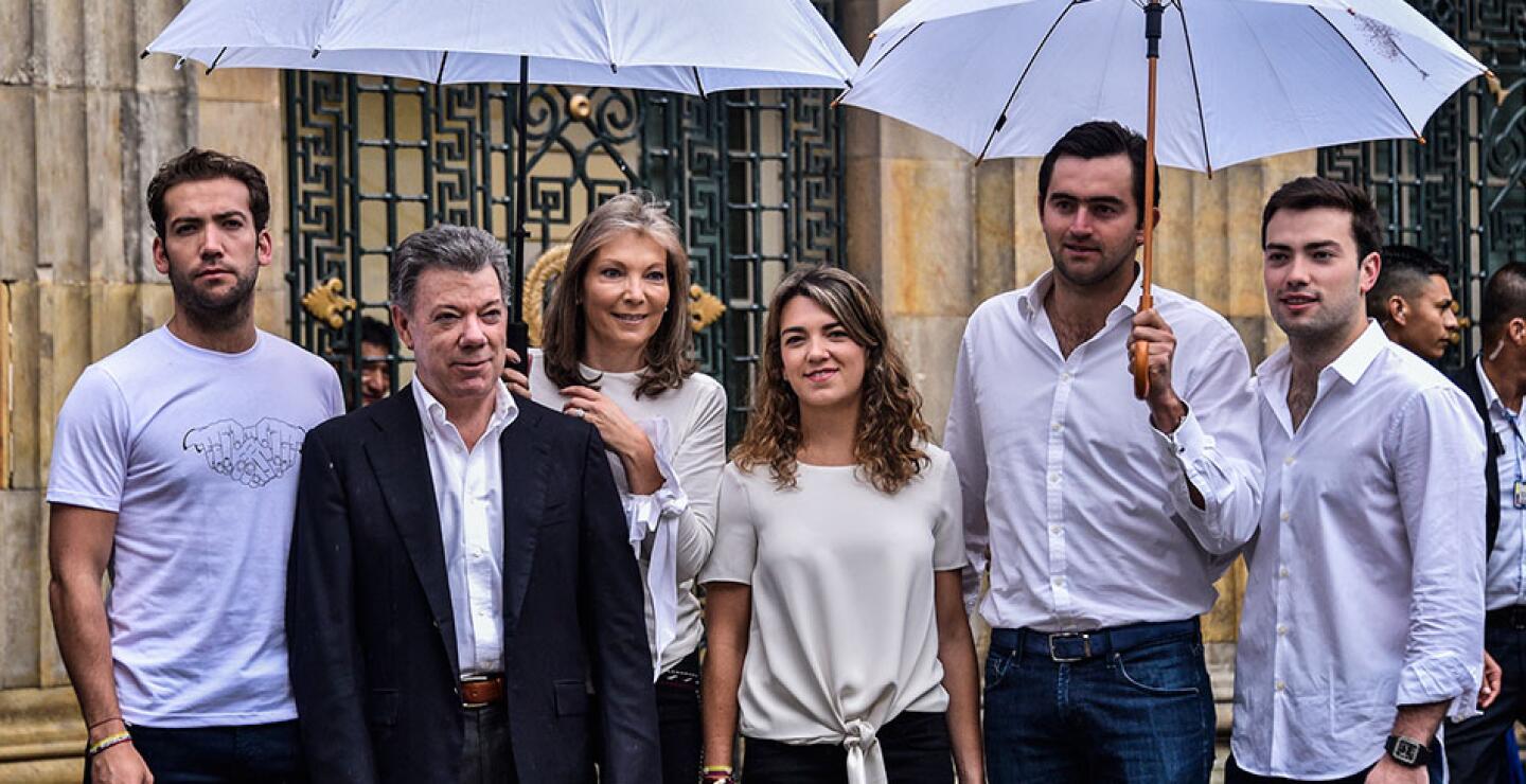 Junto al presidente Santos, votó la primera dama y sus hijos. 