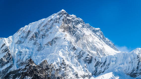 Al menos 10 alpinistas y guías están desaparecidos tras avalancha en el Himalaya