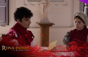 Manolo le clava un cuchillo a Juan - La Reina de Indias