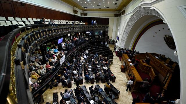 Asamblea Nacional de Venezuela, liderada por la oposición, desconocerá nuevo mandato de Maduro