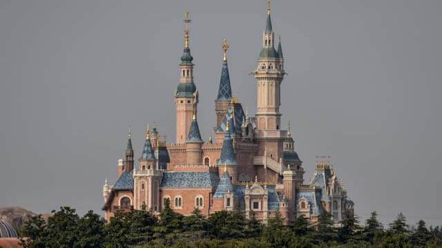 Disneyland California cierra sus puertas ante alerta por coronavirus