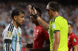  Joao Pinheiro; arbitro del encuentro entre la Selección de Argentina y la Selección de Suiza 
