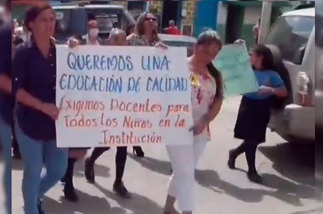 ¡Ay, Colombia! Estos estudiantes tuvieron que marchar para exigir lo básico, que les den profesor