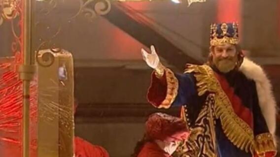 Conozca a Gaspar, el Rey Mago que dejó sin aliento a asistentes a un desfile Conozca a Gaspar, el Rey Mago que dejó sin aliento a asistentes a un desfile