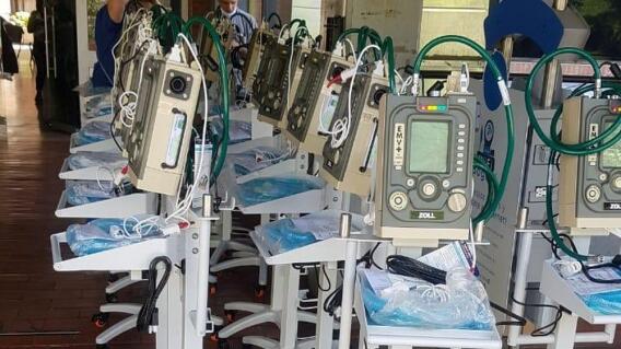 368483_Unidads de Cuidados Intensivo donadas por el Gobierno a Bogotá // Foto: Twitter Claudia López