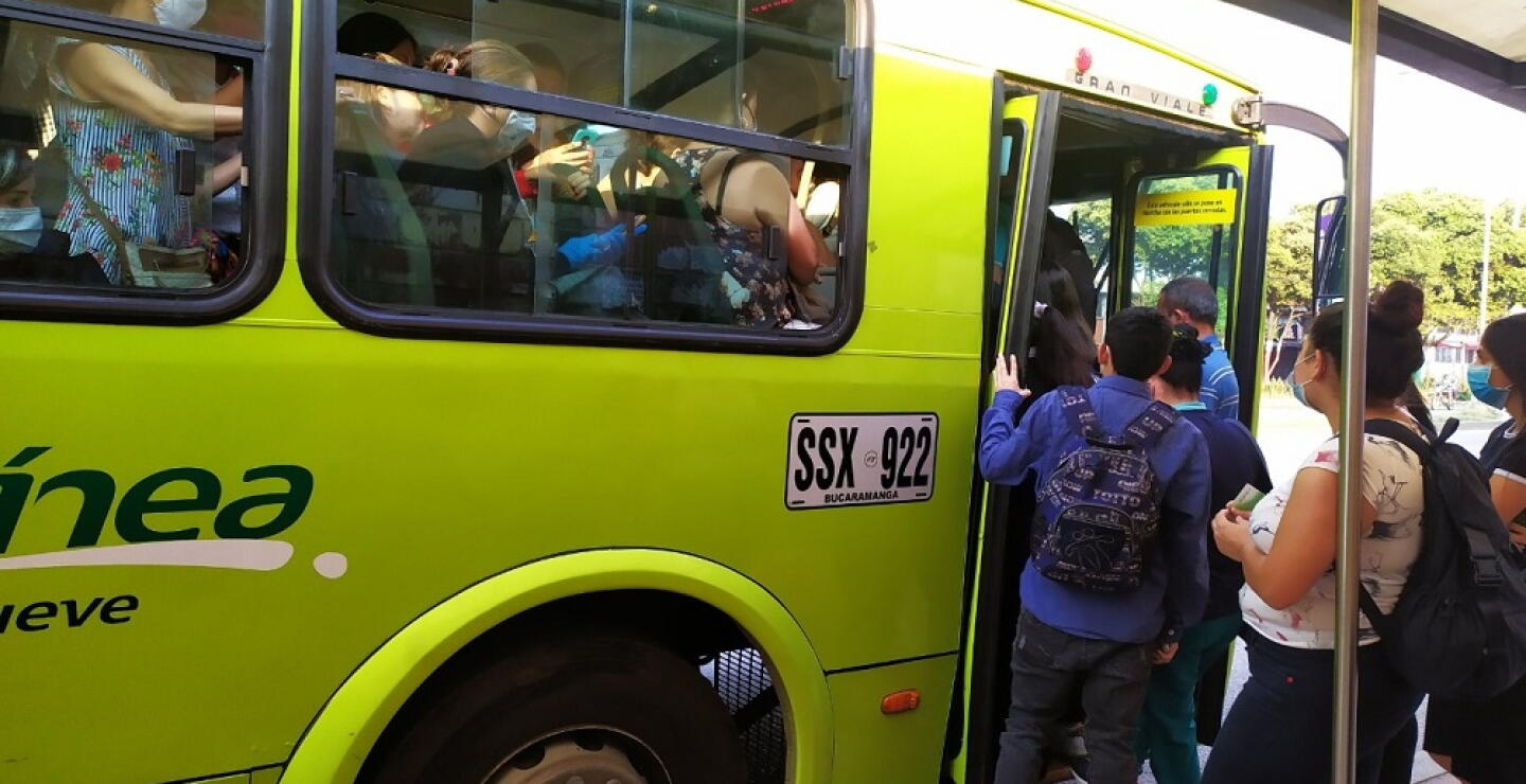 372847_BLU Radio: Bus Metrolínea Bucaramanga/ Foto: BLU Radio