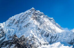 Al menos 10 alpinistas y guías están desaparecidos tras avalancha en el Himalaya