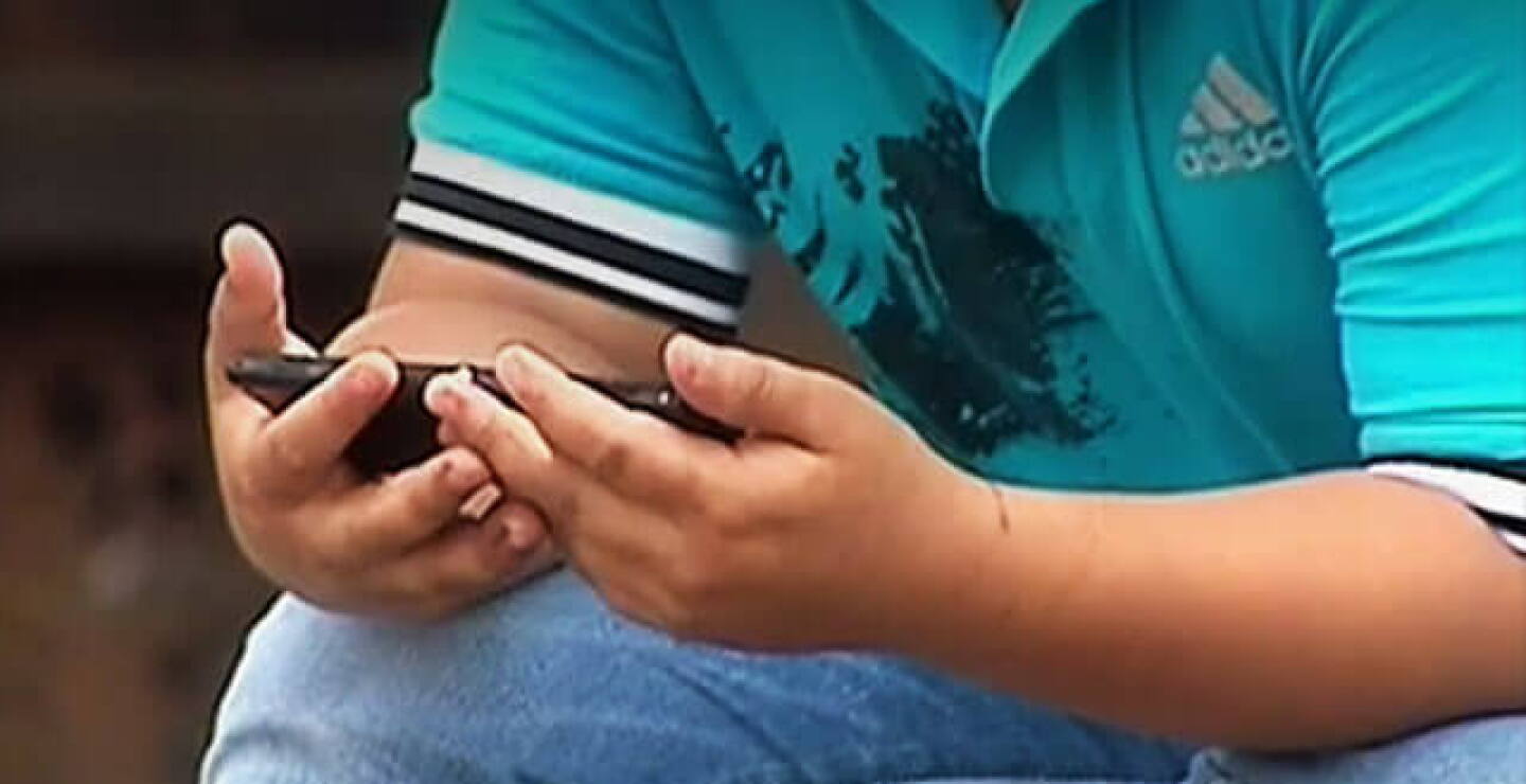 uso-celular-adiccion.jpg