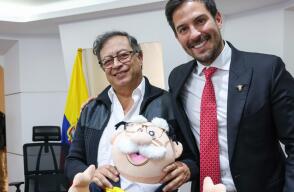 Farmacias Simi anuncian su entrada a Colombia; se reunieron con el presidente Petro