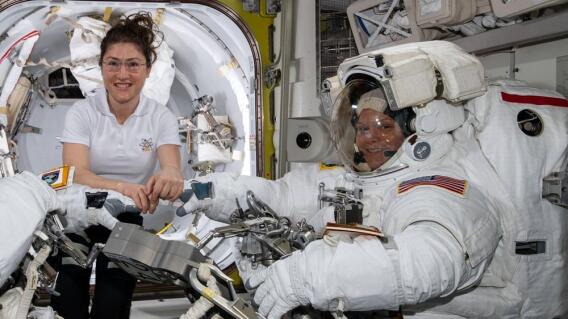 330759_BLU Radio, Christina Koch y Anne McClain // Foto: NASA