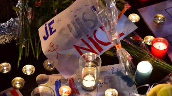 atentado en Niza 2016 deja 86 muertos y 400 heridos atentado en Niza 2016 deja 86 muertos y 400 heridos
