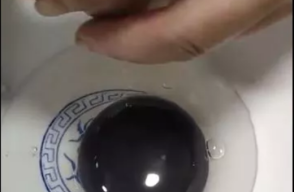 Huevos con yemas negras