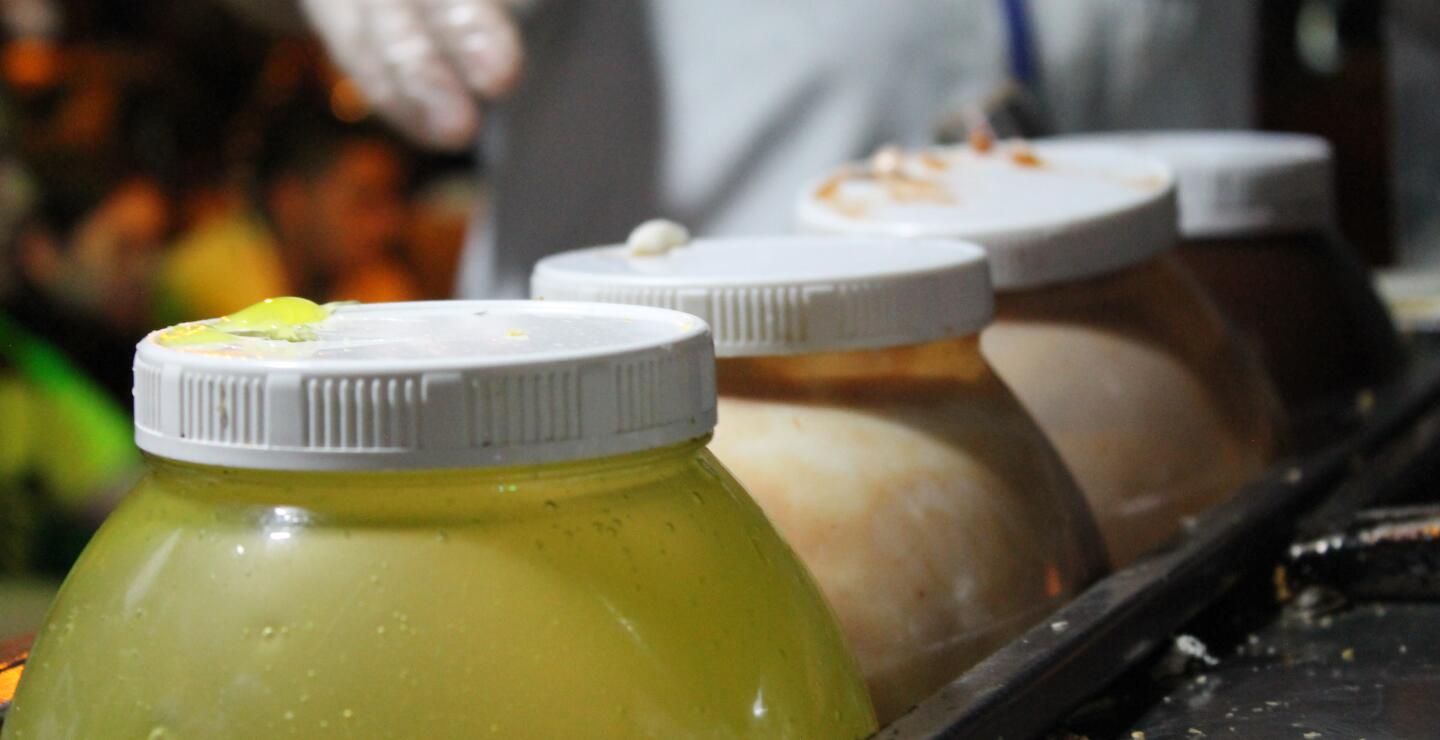 251217_En un día utilizan 20 galones de salsas / Foto: Blu Radio