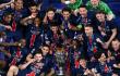 PSG con el trofeo de la Champions League.