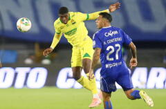 Acción de juego entre Millonarios y Atlético Bucaramanga por la primera fecha de la Liga BetPlay II-2026.