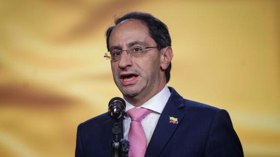 ¿Cuáles son los 4 frentes en crecimiento económico que lidera José Manuel Restrepo en el Gobierno?
