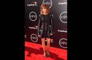 155516_halle-berry-1.jpg