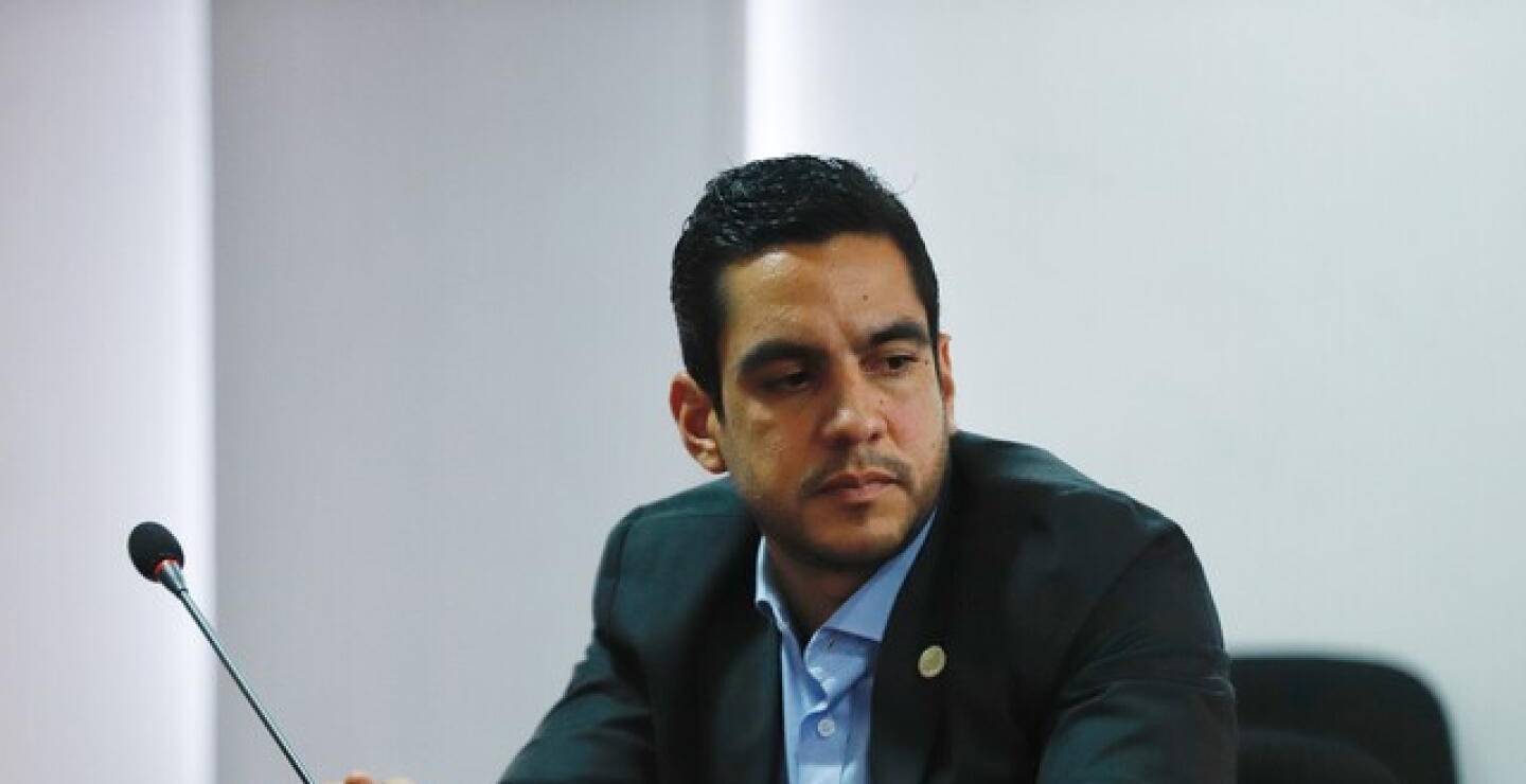 Procuraduría suspendió al senador Álex Flórez por insulto a policías 
