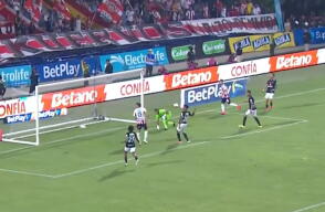 Francisco Fydriszewski y el gol que erró con Junior vs. Internacional de Bogotá.