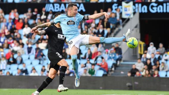 Celta de Vigo y Elche, en juego de la fecha 37 de la liga de España.