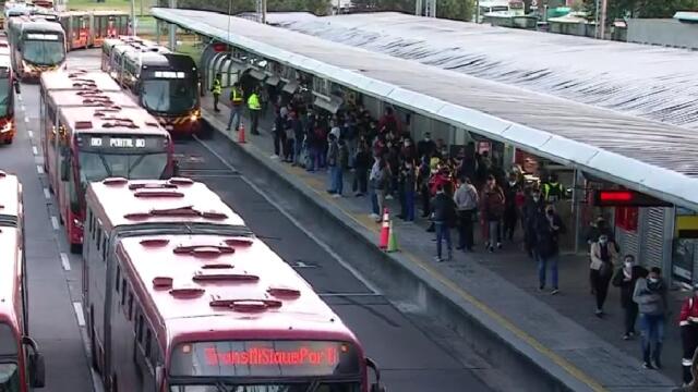 Transmilenio contará con 630 nuevas cámaras de seguridad Transmilenio contará con 630 nuevas cámaras de seguridad