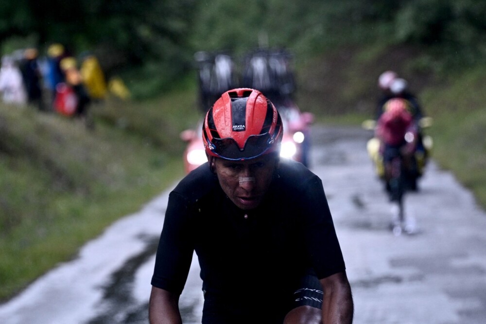 La noble ayuda de Sergio Higuita a Nairo Quintana en el ...