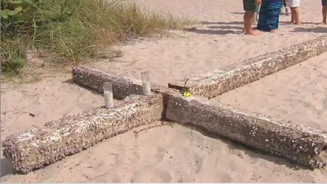 Extraña aparición de enorme cruz en playa de Florida es calificada como “señal divina” Extraña aparición de enorme cruz en playa de Florida es calificada como “señal divina”