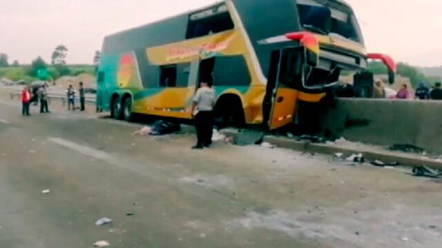 Ocho muertos en accidente de bus que transportaba activistas políticos hacia sepelio de Alan García