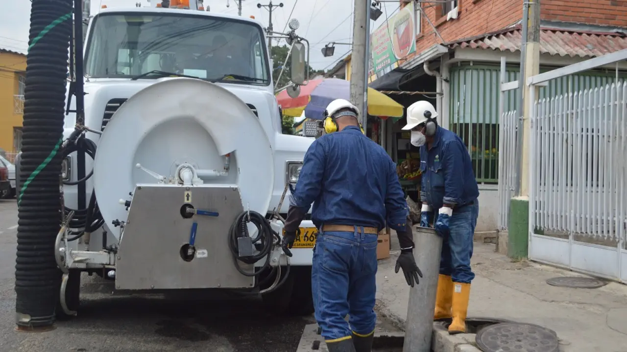 Cinco mil toneladas de basura se recogen de las alcantarillas de ...