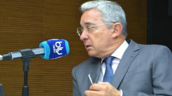 299335_alvaro_uribe_blu_radio_.jpg